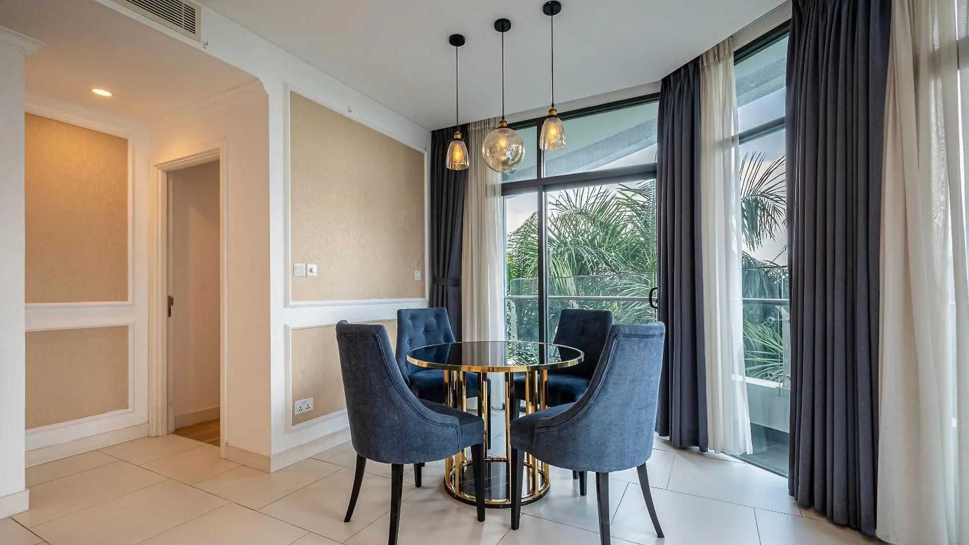 Can Ho 2 Phong Ngu 2 Phia 108 Sqm Co Bancony Rong Tai City Garden Ho Chi Minh City 0*,